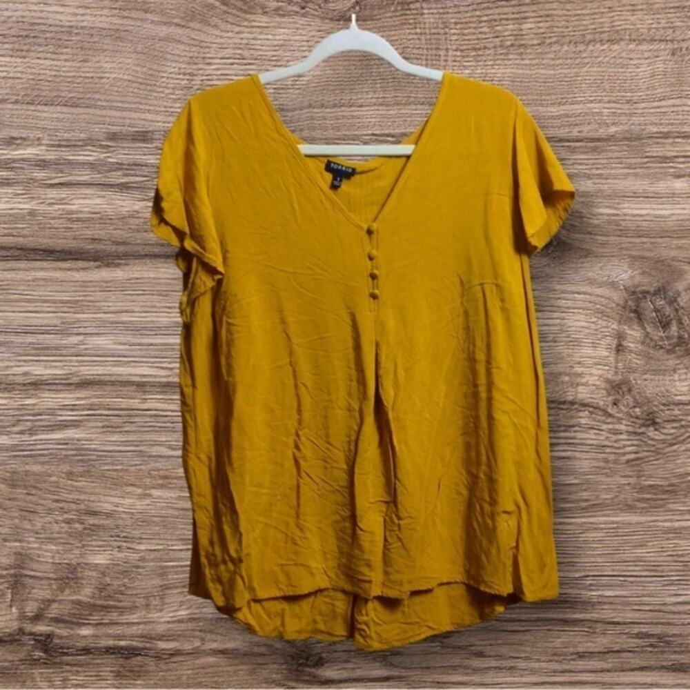 Torrid 1 yellow V-neck blouse. 1X